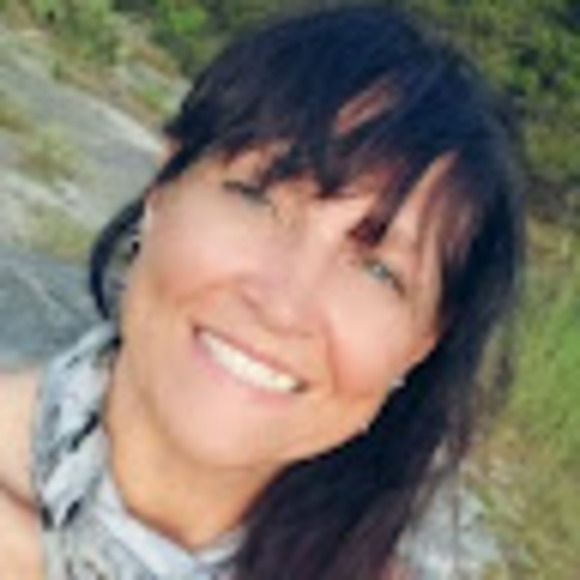 Meet your Posher, Kelli - Picture 1 of 1